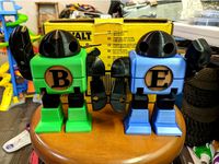 World Maker Faire Makey Robot Shoulder Mod