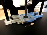 Replicator 2/2x Z-Axis bottom bracket by Belgokauf84