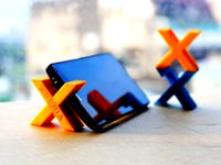 XPERIA PHONE STAND by PACOLIN