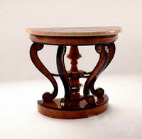 Epoca classic table