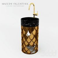 Maison Valentina Koi Freestand