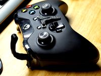 Trigger extender for Xbox One controller by calebkraft