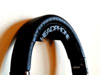 Headphone holder by Tosh