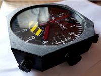 Orologio Altimetro con vetro piano by peppestefano