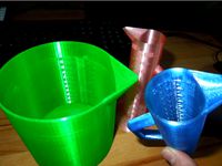 Customizable Measuring Cylinder v3 by threonin