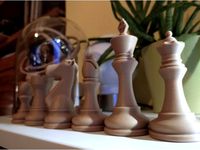 TOURNAMENT STAUNTON CHESS SET by mootzi
