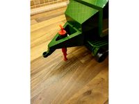 Bruder podpěra balíkovače John Deere by jerrykir