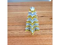 Snowflake Christmas Tree by CheesmondN