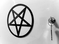 Simple Pentagram by medienlampe