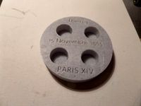Support parfum ( perfume holder )  by piotino