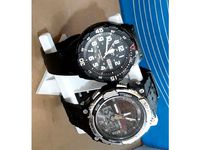 2 wrist watches stand by crissr