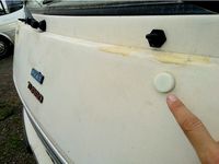 HYMER B544 1988 - Bonnet lock barrel cover - Capuchón para las cerraduras del capó de una Hymer B544 del año 1988 by Venereas