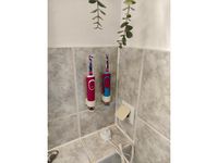 Oral B Kids Wall mount by Phrizi