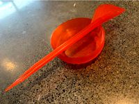 Disposable glue tub and spreader by thirdhorizon