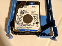 SSD to HDD (2.5" to 3.5") Screwless Internal Drive Mount Adapter by jordan_woyak