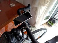 Bike smartphone mount with quick lock by DanTech