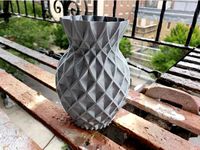 Twisted Pineapple vase by Dsk001