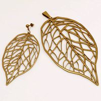 Golden leaf pendant and earring