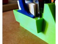 Astra razor blade stand by Munzi