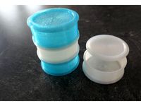 Round box with clickable lid, stackable by holg99