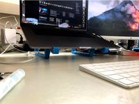 Macbook Pro Dekstop Stand by Rogierrzz