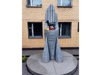 Laika Moscow Monument (Full) by lint