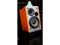 Edifier R1280T stand by Sickrated