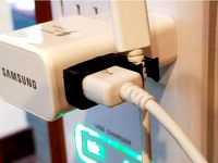 MicroUSB cable Holder (S7) by ICanMakingThings