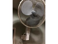 Support mural pour ventilation sur pied by Picaboubx