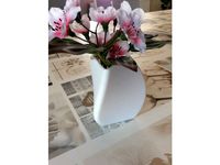 Vase by Popsy