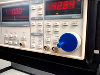 SR830 Spin Knob  by docphoton