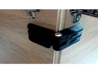 Hinge by SmileyFace28