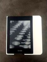 One hand Kindle Case by dcenni