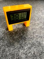 Hygrometer - Thermometer Halter / stand by Da_Neo