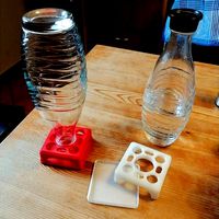 Bottle stand with drip pan for Sodastream Crystal by 3DP_freiberg