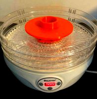 Filament dryer made from food dryer machine and filament carousel by Twotone74
