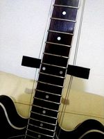 Guitar Strings Spreader by neurotik
