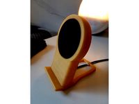 Qi phone stand by Pepernoot