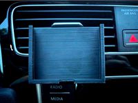 Parametric car vent phone holder (stl for Nexus 5x in VW Golf 7 included) by mikra