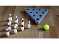 Table Bowling by Xenice