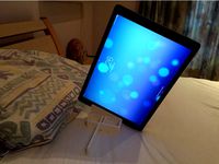 iPad Pro bed stand by Hvmhvm