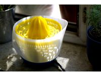 juice squeezer by unwohlpol