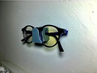 Eyeglasses wall mount holder by ruben_zilzer_3409