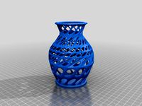 Twisted Vase with bottom and rim by pyier