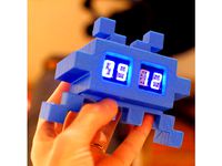 Desktop Invader #1 // Invader Clock by pj65536