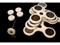 10 Yen copper coin (or 50 sen phoenix silver coin) finger spinner by jin0711