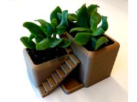 Villa Desk Plant Pot by Qrome