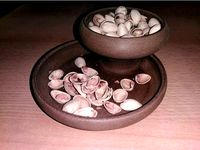 Pistachio bowl by Gockelmann