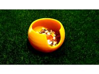 Ollie's Anti-Spill Feeder by atapiaco