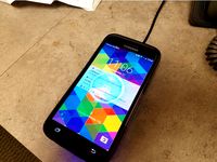 Minimalist Wireless QI Charger by boweeble